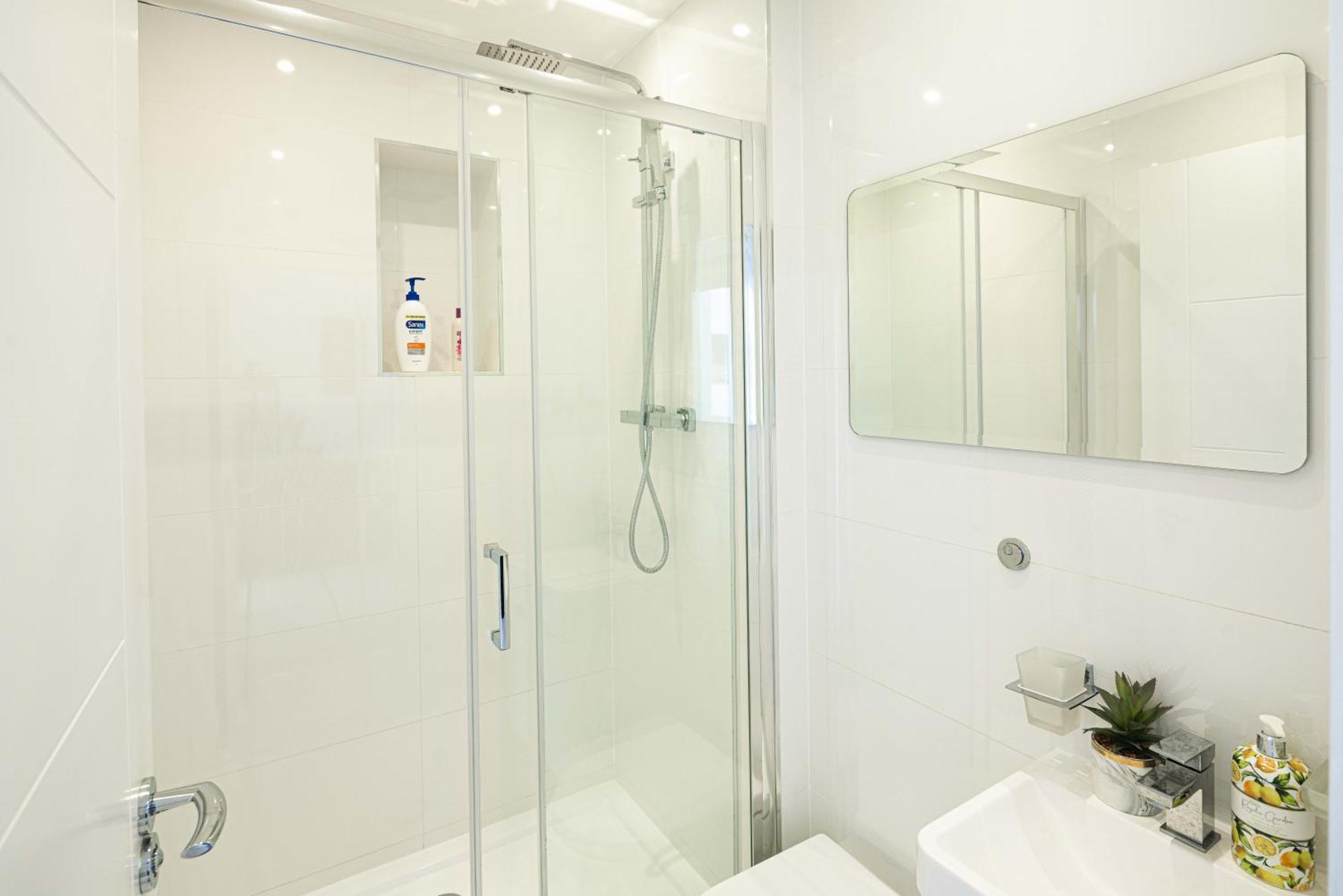 Charming Newly Refurb 2-Bed 2-Bath Whole Apartment Near Hyde Park & Kensington, Prime Paddington Location Zone 1 London Exterior foto